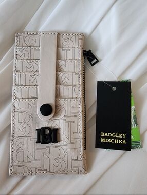 Badgley Mischka Monogram Slim Card Holder Cream/Black Vegan Leather Snap Zipper